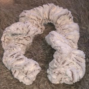 Super comfy neck scarf